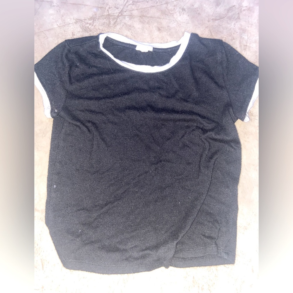 Black and white t shirt